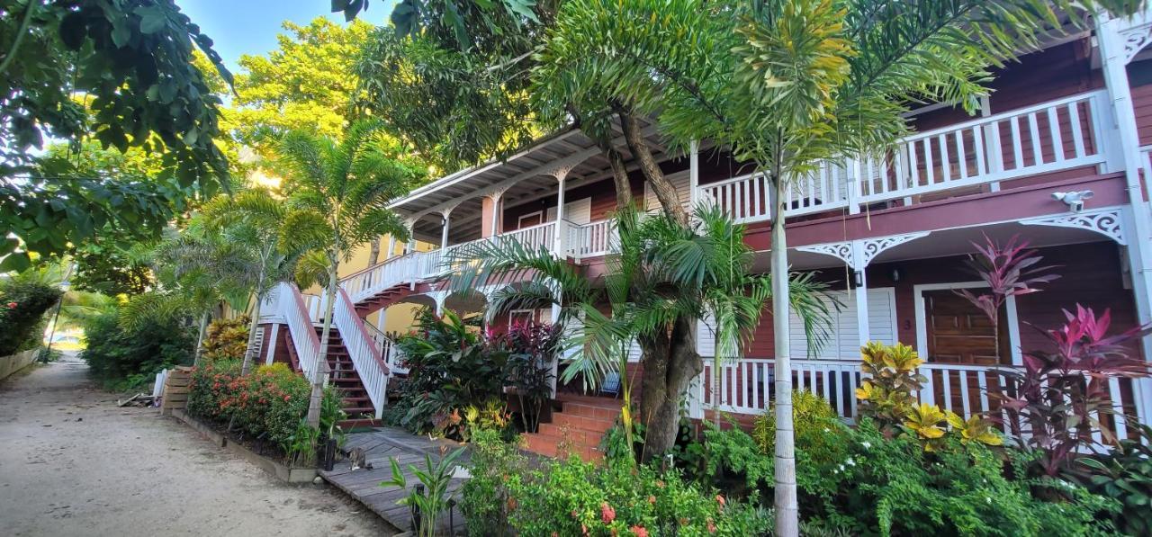 Отель Alux House Placencia Экстерьер фото
