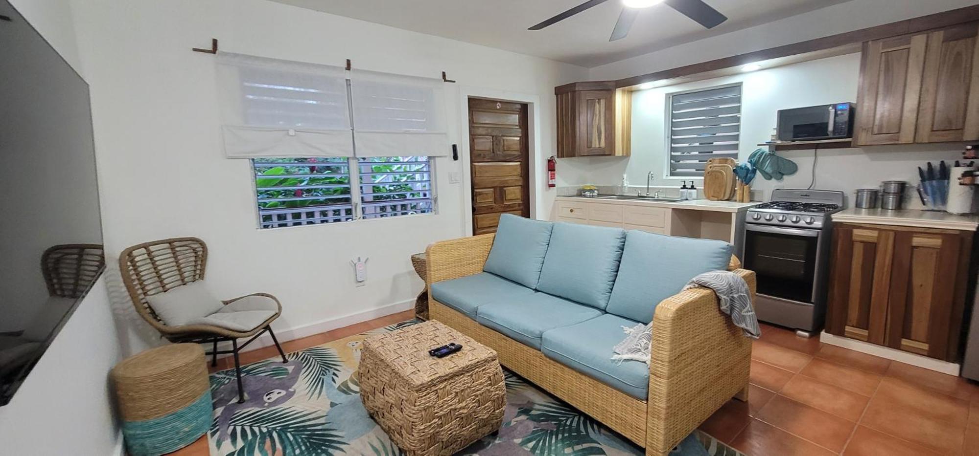 Отель Alux House Placencia Экстерьер фото