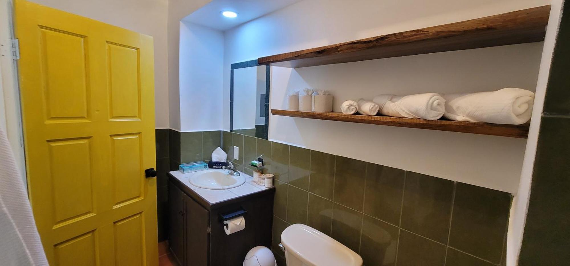 Отель Alux House Placencia Экстерьер фото